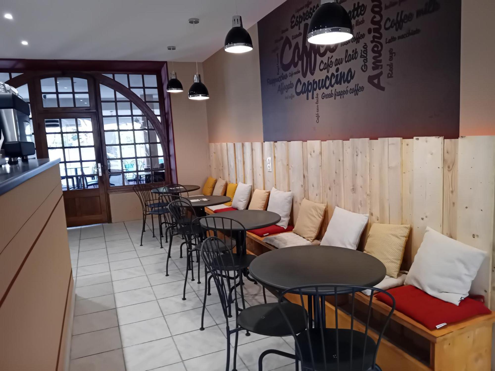 Hotel La Gravenne Thueyts Bagian luar foto