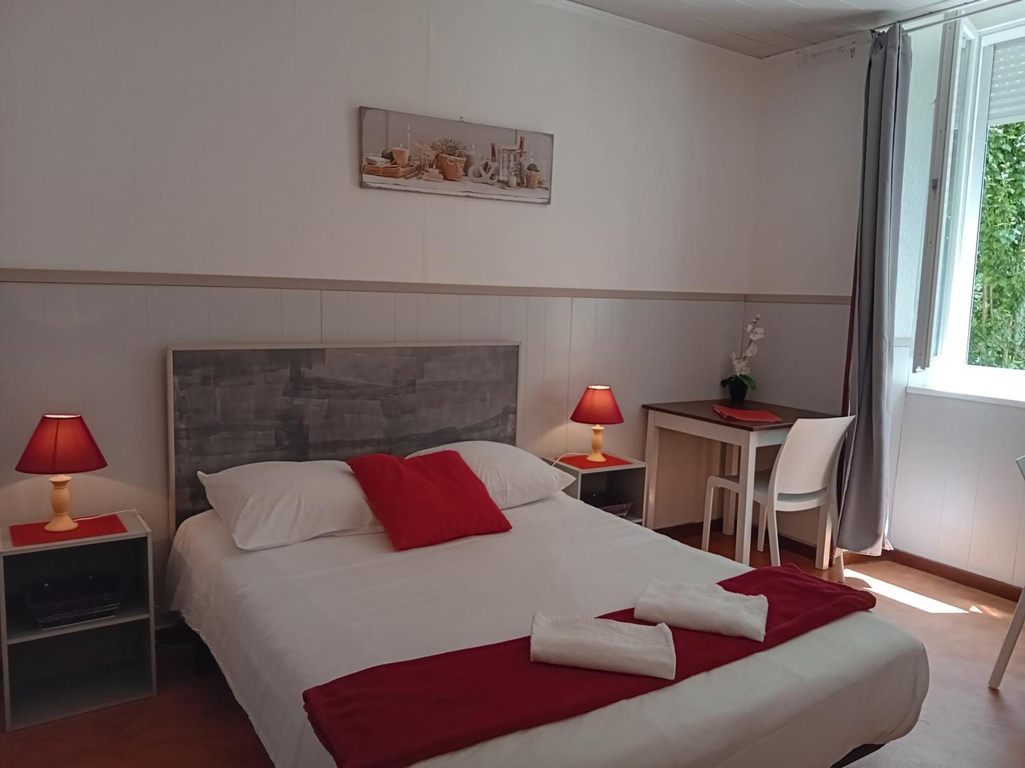 Hotel La Gravenne Thueyts Ruang foto